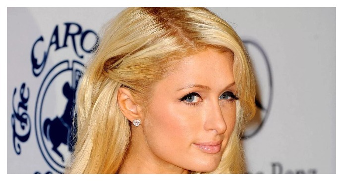  „Auch Barbies altern!“ So haben Alter und Jahre den Inbegriff des Glamours Paris Hilton verändert